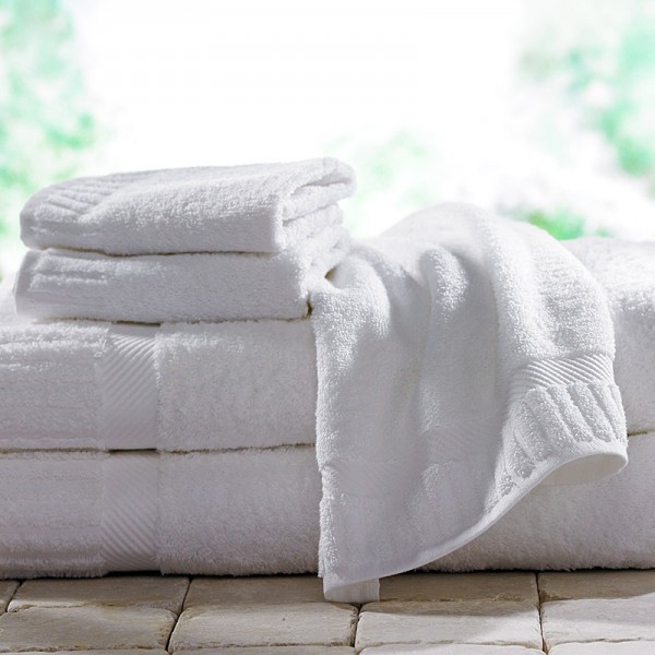 Toallas de baño en rizo 100% algodón con cenefa jacquard de algodón ton / ton. Diseño hostelería. Baño y spa. Se puede hacer en varios tamaños y colores.