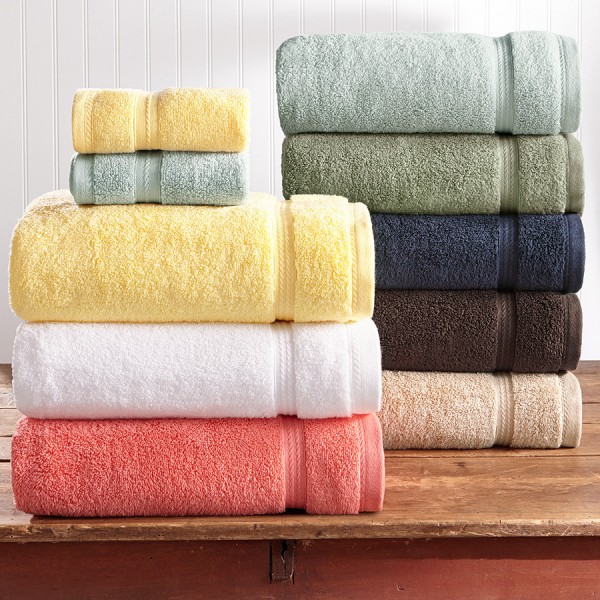Toallas de baño en rizo 100% algodón con cenefa jacquard de algodón ton / ton. Varios tamaños y colores. Producción bajo consulta. Foto meramente ilustrativa.